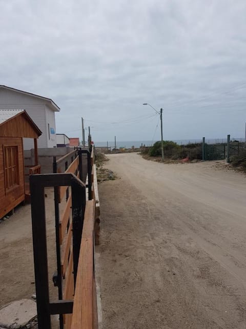 Cabañas Miraflores ubicadas en zona central de punta de choros a una cuadra de la playa de punta de choros House in Coquimbo Region