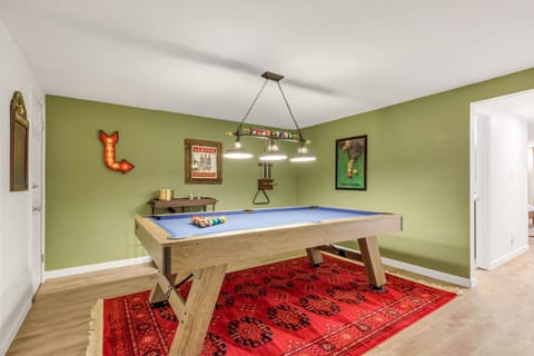 Arvada Under the Stars - 3bd, Firepit, Pool Table, Pet-Friendly House in Westminster