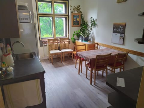 Dining area, kitchen