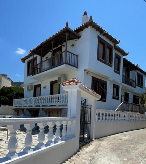 Villa Apostolis Studios Alojamiento y desayuno in Skopelos