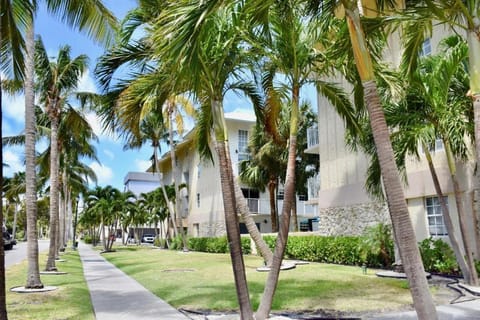 Suites at Coral Resorts Copropriété in Key Biscayne