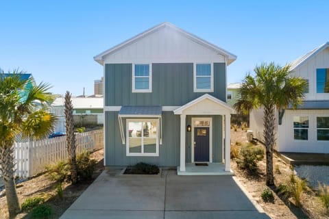 Silver Sands Getaway in Panama City Beach - Private pool, walk to beach, family friendly Haus in Lower Grand Lagoon