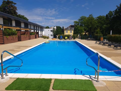 Day, Pool view, Swimming pool, sunbed