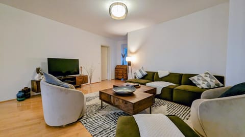 LIBORIA I Villa mit Seeblick 10min vom See Apartamento in Herrsching