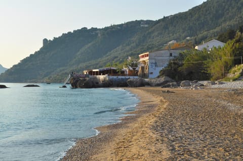 Holiday Beach house Ritsa am Agios Gordios, Corfu House in Saint Gordios beach
