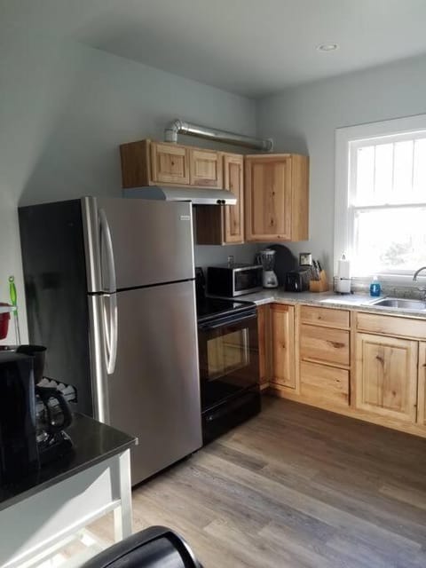 5 minutes by car to OU, 2 Bedroom, 1.5 bath, Wi-Fi House in Ohio