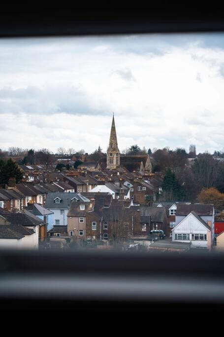 Central Maidstone Contractor Flat Apartment in Maidstone