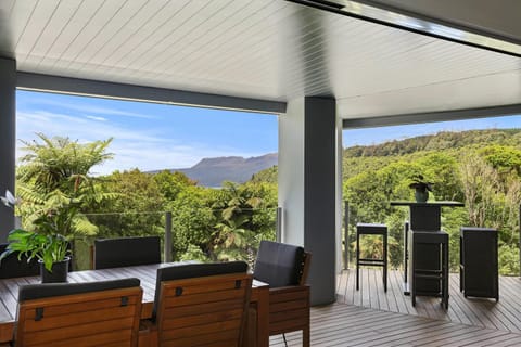 Balcony/Terrace, Dining area, Mountain view