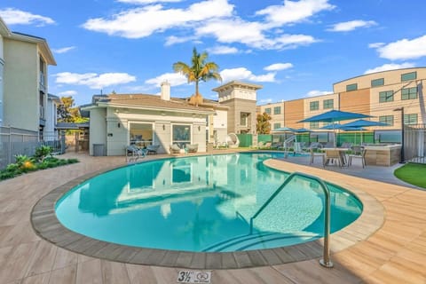 Elegant Suites in MDR-Venice with Pool, HotTub & GYM Apartment in Marina del Rey