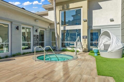 Elegant Suites in MDR-Venice with Pool, HotTub & GYM Apartment in Marina del Rey