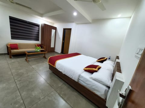 Halo Residency Hotel in Kochi