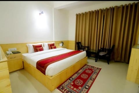 Hotel Pine Apartment in Candolim