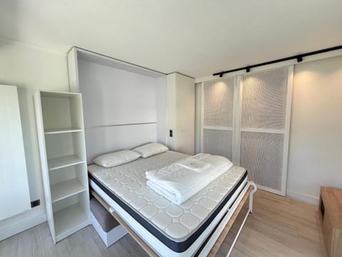 Bed, Photo of the whole room, Bedroom, towels, wardrobe