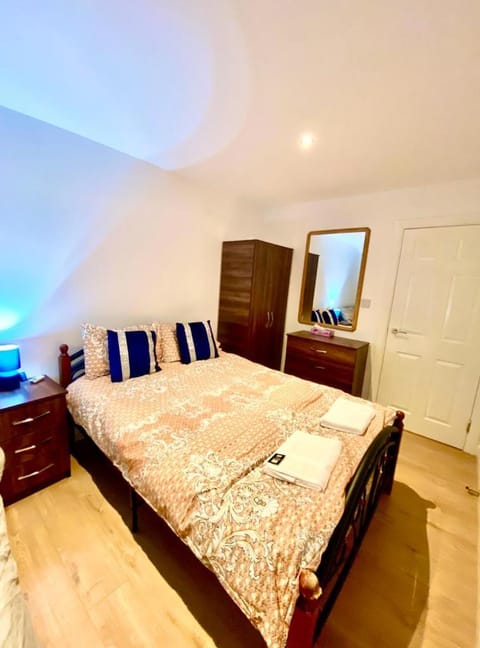 One Bedroom Apartment in Ealing Broadway London Apartment in London Borough of Ealing