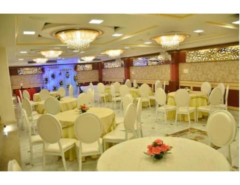 Hotel Galaxy Grand, Lucknow Alquiler vacacional in Lucknow