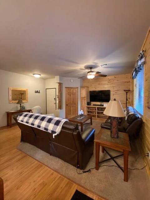 Cozy White Mountain Getaway! Condo in Show Low