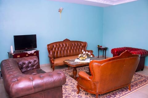 Appartement meublé 2 chambres Montée Jouvence Eigentumswohnung in Yaoundé