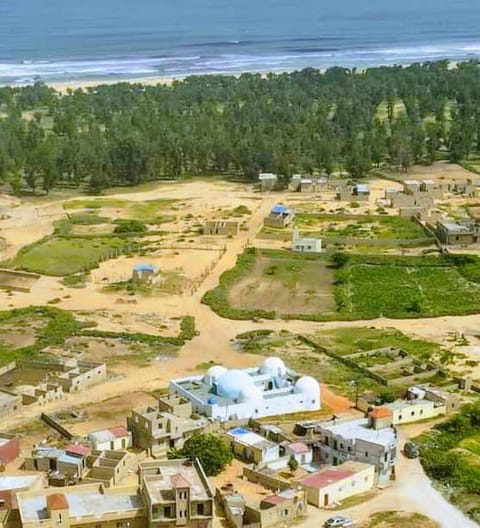 la maison blanche du lac Bed and Breakfast in Dakar Region, Senegal