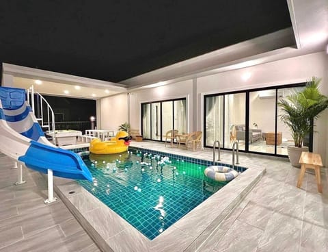 Pool view, Swimming pool