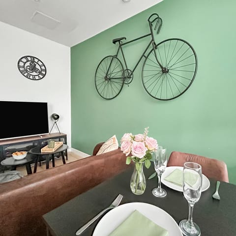Communal lounge/ TV room, Dining area