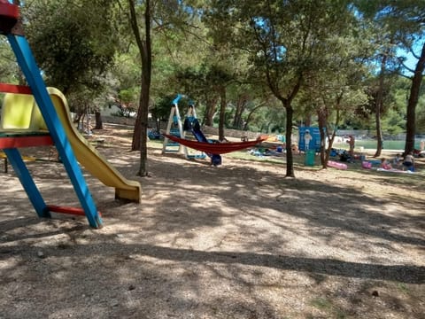 Restaurant/places to eat, Food close-up, Food close-up, Day, Natural landscape, Bowling, Children play ground, Seating area, Beach, Cycling, Evening entertainment