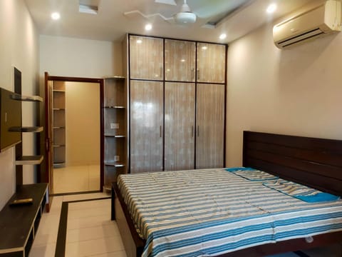 Gondal apartments Apartment in Lahore