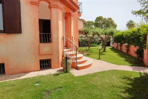 Property building, Spring, Day, Garden view