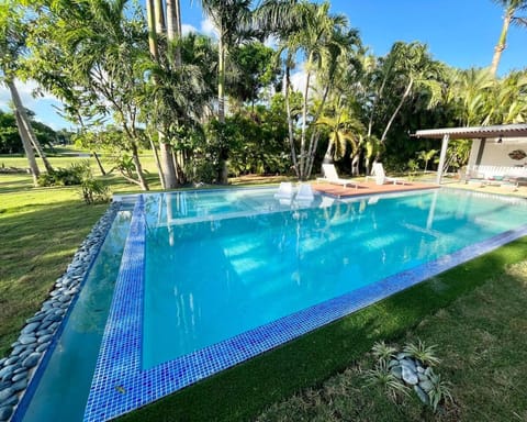 Golfcourse, Pool view