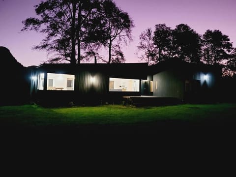 Casa de campo sobre el rio House in Los Ríos, Chile