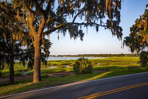 Cuthbert House Hotel in Beaufort