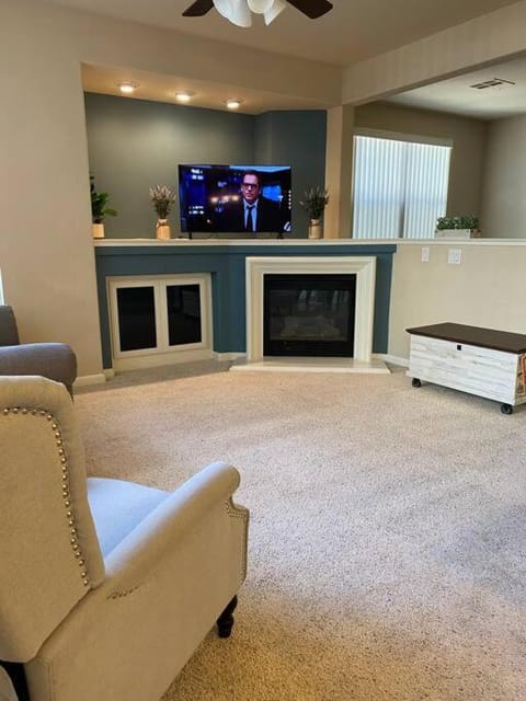 TV and multimedia, Living room, Evening entertainment, fireplace