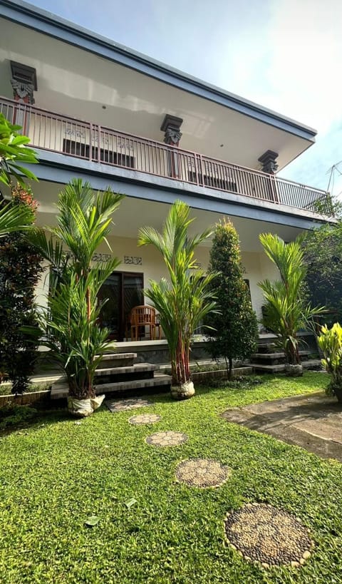 Karmila House Bed and Breakfast in Tampaksiring