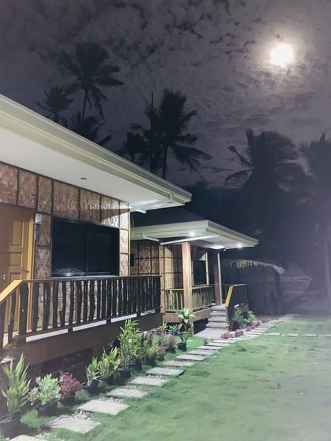 Villa Malinao Oceanview Resort - Deluxe bungalow Villa in Siargao Island