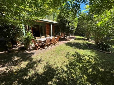 Creek cottage House in Wodonga