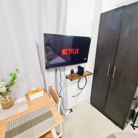 Studio For Rent in Upper Mckinley Hill, Taguig Appartement in Makati
