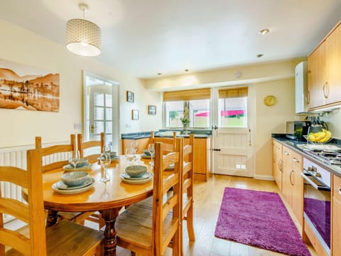 3 Bed in Hawkshead Village LLH40 House in Hawkshead