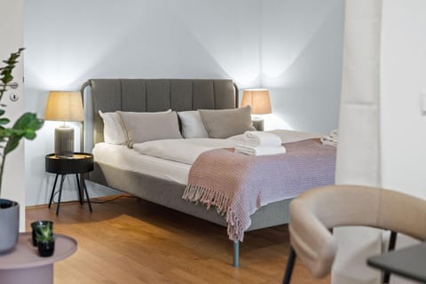 ma suite - cozy apartment 2P - best location - private Parking Condo in Augsburg