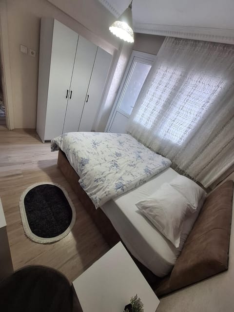 3Ege Üniversitesine ve Hastane ye çok yakın aile için uygun Apartment in Izmir