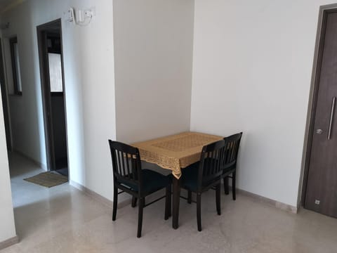 2BHK Private Apartment in Kapurbawdi by Divine Apartments Eigentumswohnung in Thane
