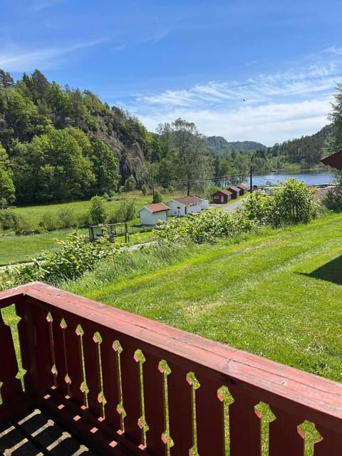 Nearby landmark, Day, Natural landscape, Lake view