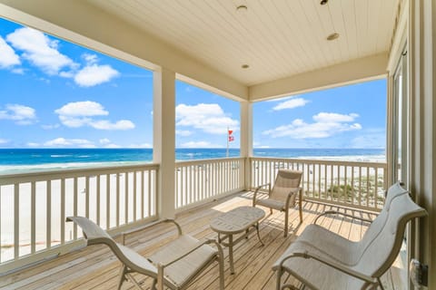 Natural landscape, View (from property/room), Balcony/Terrace, Seating area, Beach, Sea view