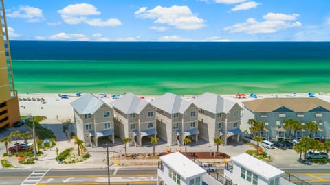 Property building, Day, Neighbourhood, Natural landscape, Bird's eye view, Beach, Sea view, Location