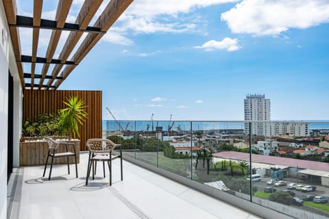 Property building, Natural landscape, View (from property/room), Balcony/Terrace, City view, Sea view