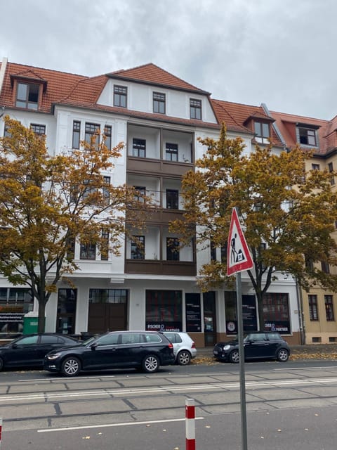 Property building, Neighbourhood, Street view, Location