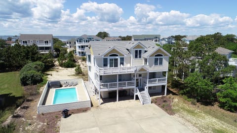 WC1068, Dune the Wave- Oceanside, Dogs Welcome, Private Pool House in Corolla