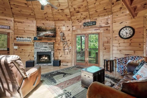 Mountain Dream - 2b2b Yurt Resort With Hot Tub House in Sevierville