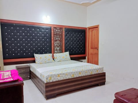 Rose Palace Guest House Hotel in Karachi