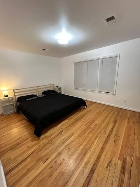 Remarkable 3 Room Apt Close to NYC Wohnung in Jersey City