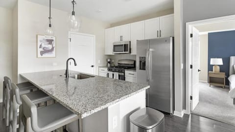 Landing Modern Apartment with Amazing Amenities (ID5350X87) Copropriété in Warrenville