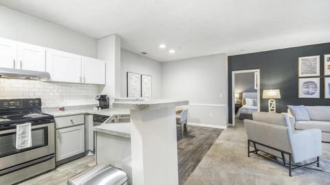 Landing Modern Apartment with Amazing Amenities (ID8512X74) Condominio in Lithia Springs